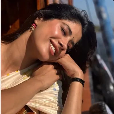 JANHVI KAPOOR profile