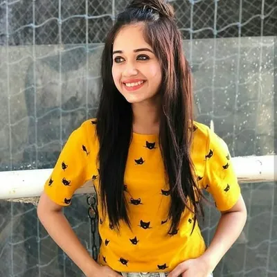 jannat zubair beautiful profile