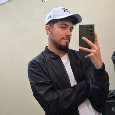 Javier Estuardo profile