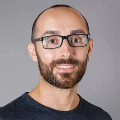 Javi Romero | Formación en Maquillaje (presencial y online) profile
