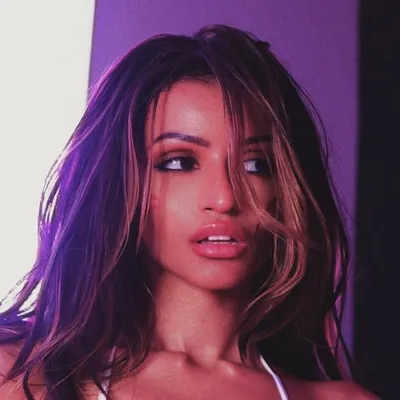 Jaye Carrero profile