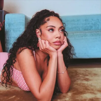 Jaz Karis profile