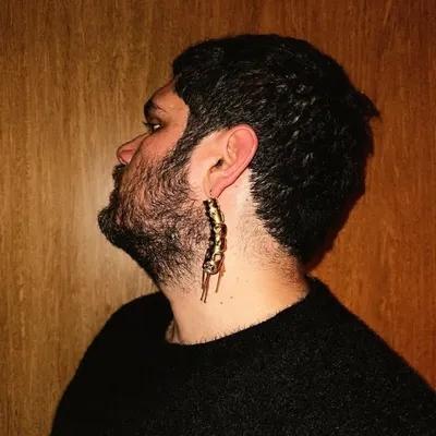 Omi Davila profile