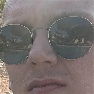 ๐๐ profile
