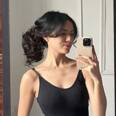 Jelina Derapi I Fashion Lifestyle Travel profile