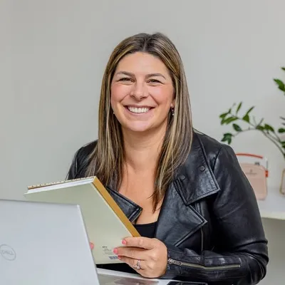Jenn Wint profile