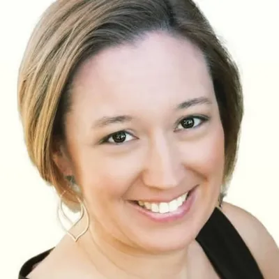 Jennie Phoenix Realtor profile