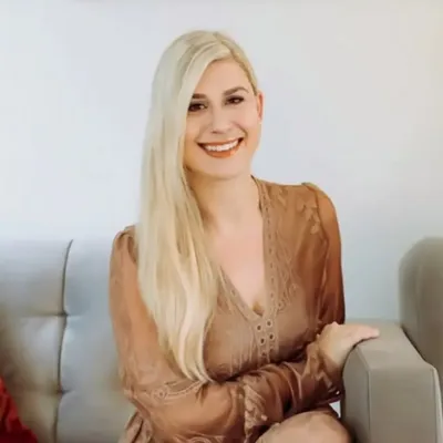 Jennifer Rollin, Therapist profile