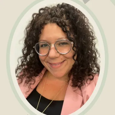 Jennifer Janta | CurlyJen profile