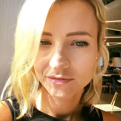 Jennifer Kay profile
