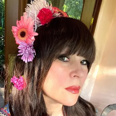Jennifer Tilly profile