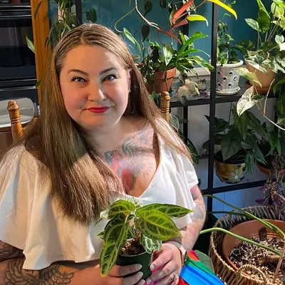 Jenni profile