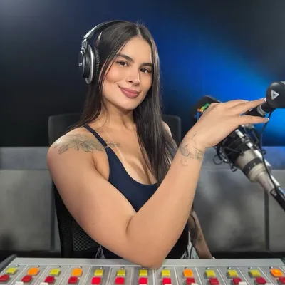 Jenny Duque 📻 MIX 89.9 profile