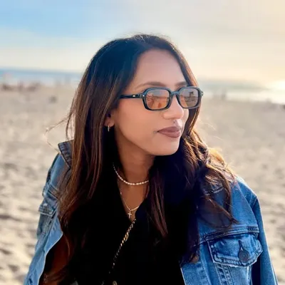 Jenny Mavely profile