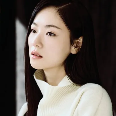 배우 전여빈 공식 팬카페 <온빛> profile