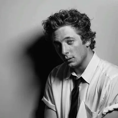 Jeremy Allen White profile