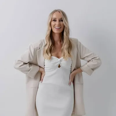 Jess | Business & Mindset Mentor | Speaker profile