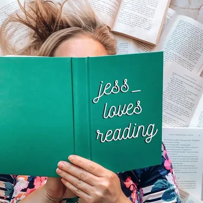 Jess • Bookstagram profile