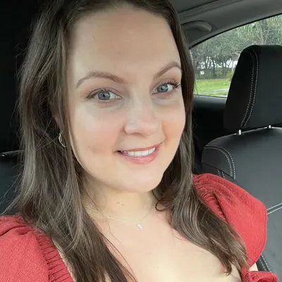 Jess l Skincare & Makeup profile