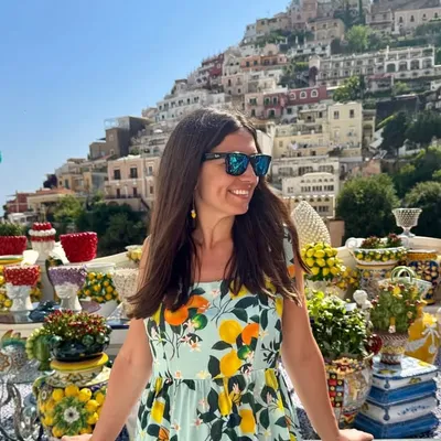 Jenny Johnson 🖤 Travel & style profile
