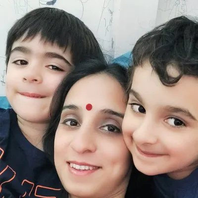 Jharna Kukreja Chauhan- YouTuber/ Video Producer/ Journalist profile