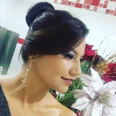 Laura Bautista profile