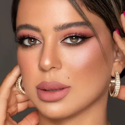 Joana Zeytoun makeup artist profile