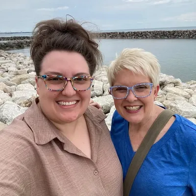 Joanie and Jenni | Travel, Food, & Lifestyle Content profile