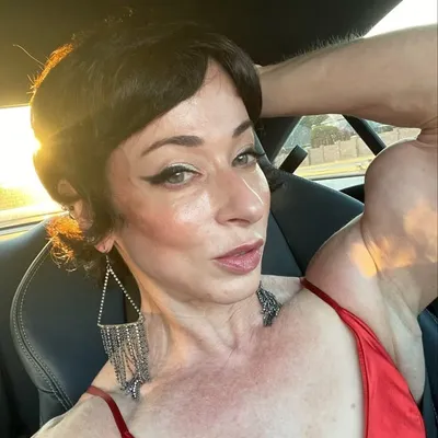 ᒍOᗪI ᒪEIGᕼ ᗰIᒪᒪEᖇ profile