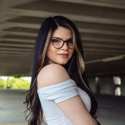 Nicole Wolf profile