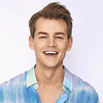 Joel Creasey profile