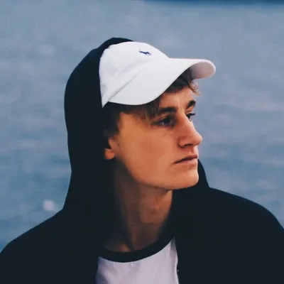 joel ✈ profile