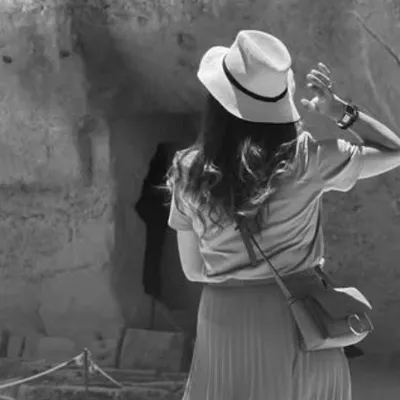 simple visual storytelling | UGC profile