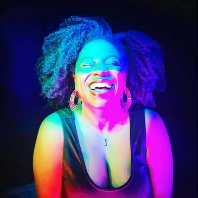 JolieDoggett.com profile