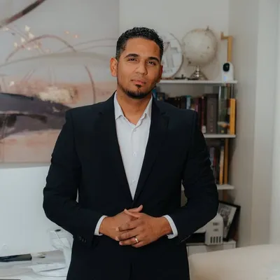 Pastor Jork Placencio profile