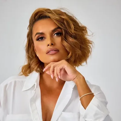Joy Taylor profile
