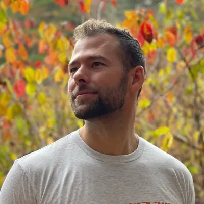 Jon Pinney profile