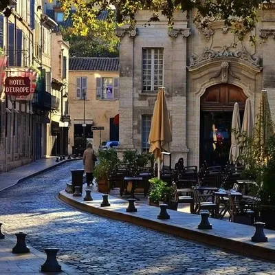the pretty cafe profile