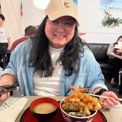 Jolie | Personal Finance & Freelancing to Fl profile