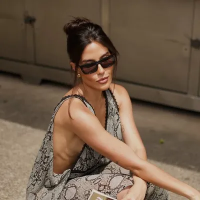 Julia Lawrence profile