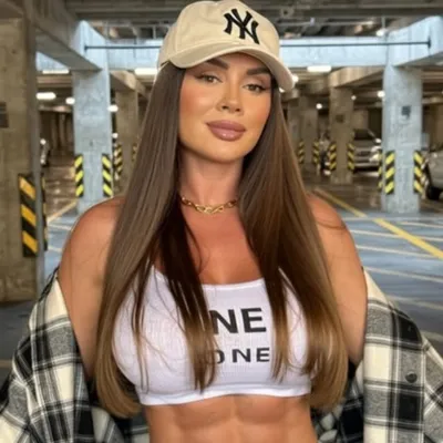 Juliana Salimeni profile