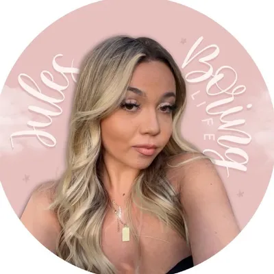 julesboringlife profile