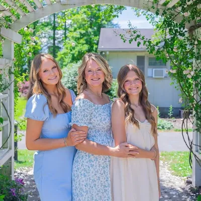 Julia Rust Jones profile