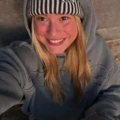 Jule Hng ๐๐บ๐ profile