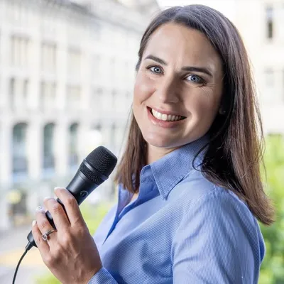 Julia Bauer ๐ฌ Moderator & PresentationTrainer ๐ค profile