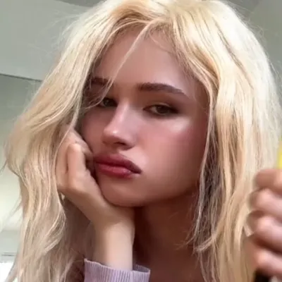 Julia Gisella profile