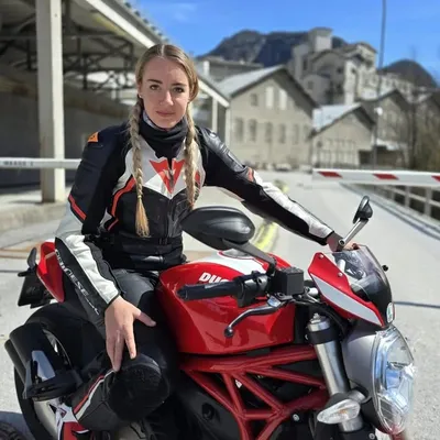 Julia Schwaiger profile