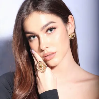 Julia Pławiak profile