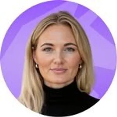 Julia Stoetzel | Ex IB-Banker | Finanzielle Freiheit profile