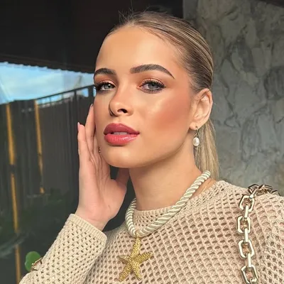 Julia Carli profile